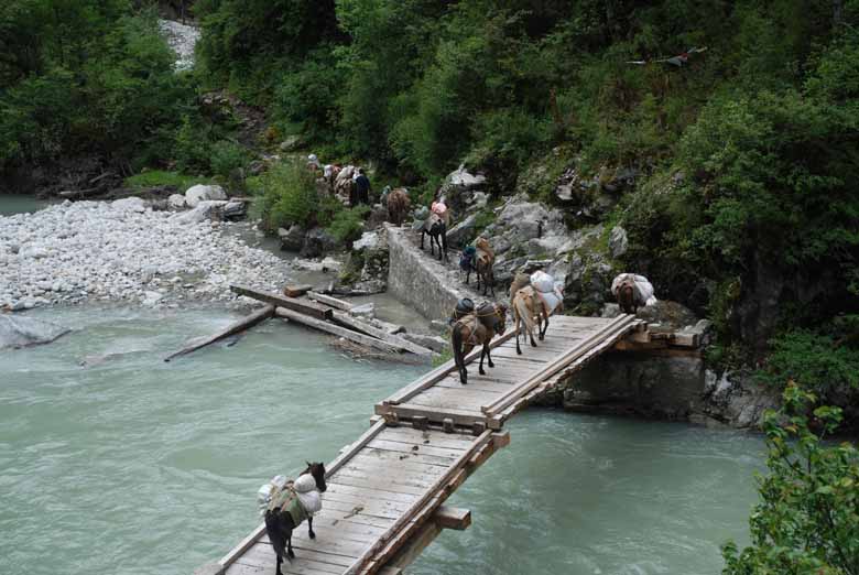 DHUR HOT SPRINGS TREK